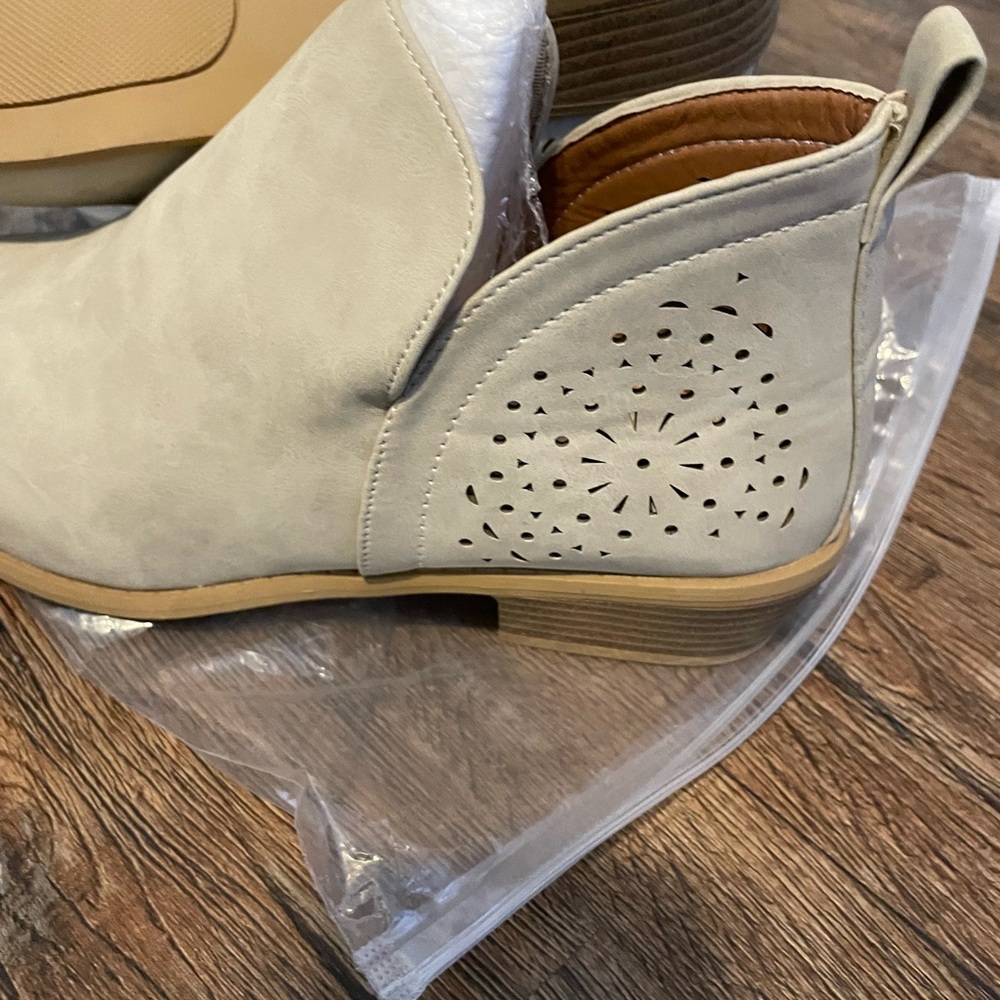 New Ankle Boots 9